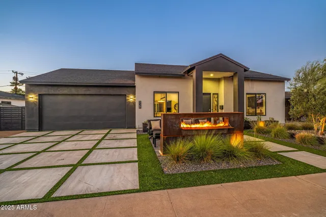 $1,039,900 | 928 East Berridge Lane, Phoenix, AZ 85014