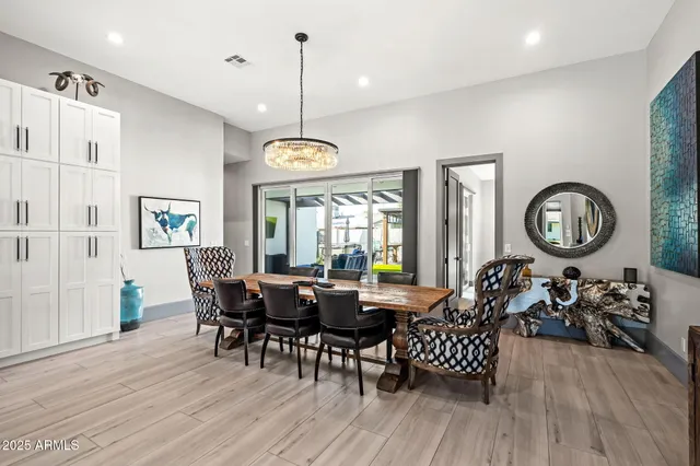 $1,039,900 | 928 East Berridge Lane, Phoenix, AZ 85014