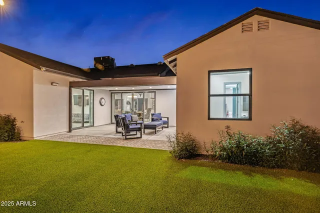 $1,039,900 | 928 East Berridge Lane, Phoenix, AZ 85014