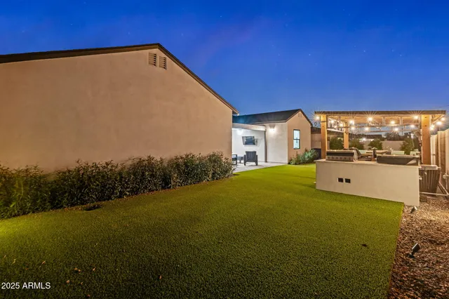 $1,039,900 | 928 East Berridge Lane, Phoenix, AZ 85014