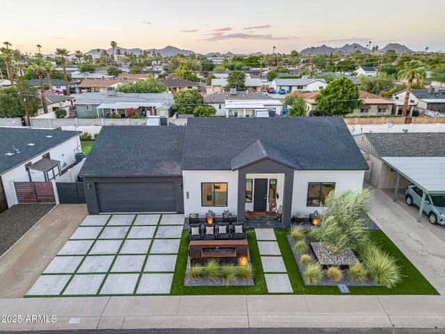 $1,039,900 | 928 East Berridge Lane, Phoenix, AZ 85014