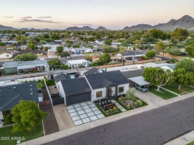 $1,039,900 | 928 East Berridge Lane, Phoenix, AZ 85014