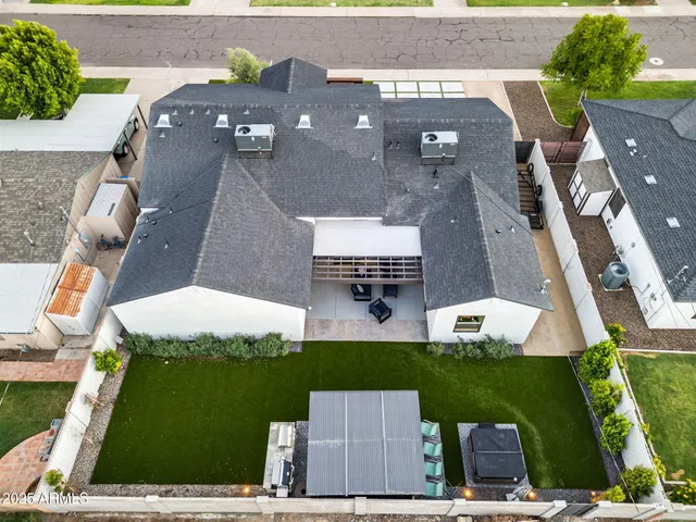 $1,039,900 | 928 East Berridge Lane, Phoenix, AZ 85014