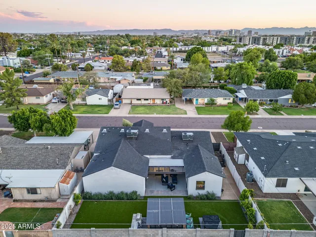 $1,050,000 | 928 East Berridge Lane, Phoenix, AZ 85014