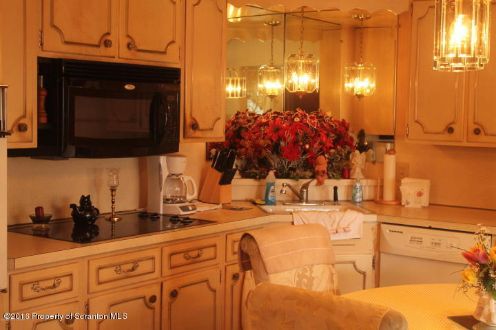 659 Suscon Road Pittston, PA 18640 - Photo 2 of 12 659 suscon kitchen