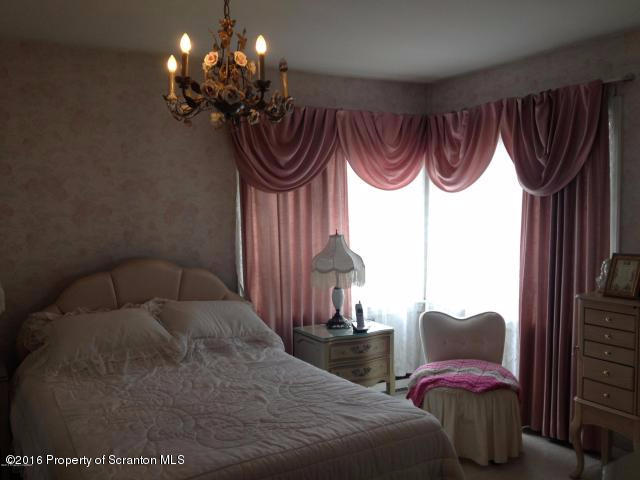 659 Suscon Road Pittston, PA 18640 - Photo 7 of 12 659 suscon bed 1