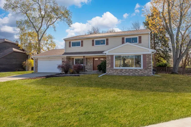$849,990 | 4013 Radcliffe Drive, Northbrook, IL 60062