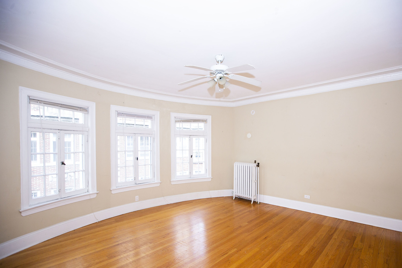 1509 Hinman Avenue, Unit 3E Evanston, IL 60201 - Photo 2 of 6