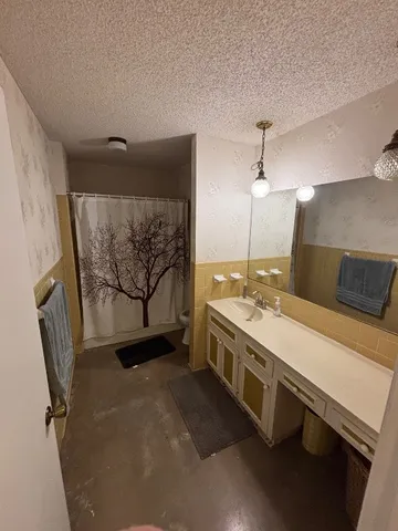 $4,250 | 7506 Downridge Drive, Austin, TX 78731