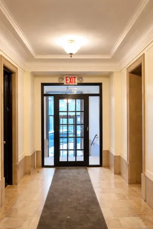 $385,000 | 854 West 181st Street, Unit 4C | Hudson Heights