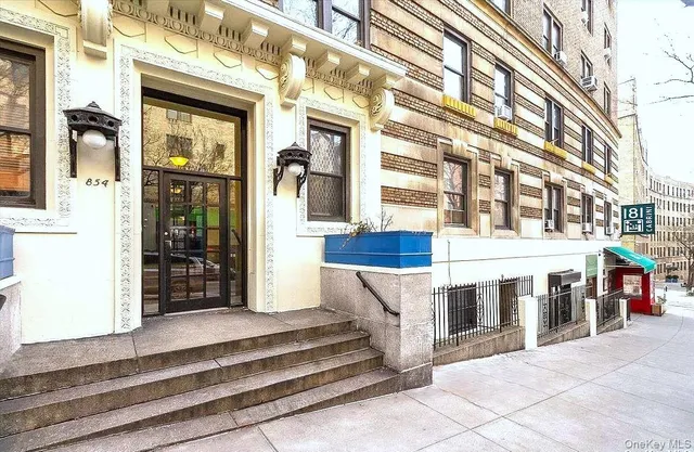 a car parked in front of a building
