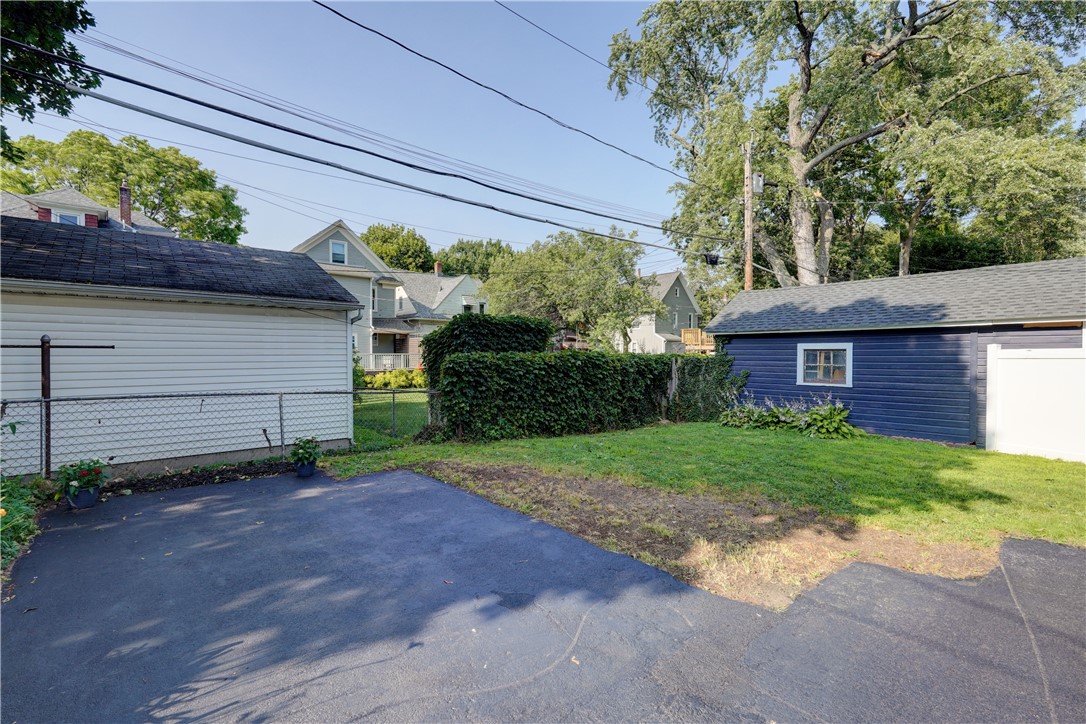 136 Asbury Street Rochester, NY 14620 - Photo 44 of 47
