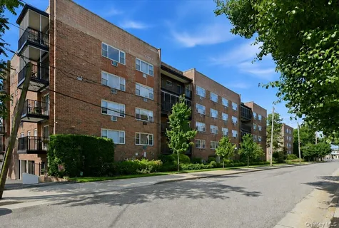 $265,000 | 101 Lincoln Avenue, Unit 4K, Mineola, NY 11501