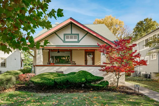 $1,050,000 | 806 North Grove Avenue, Oak Park, IL 60302