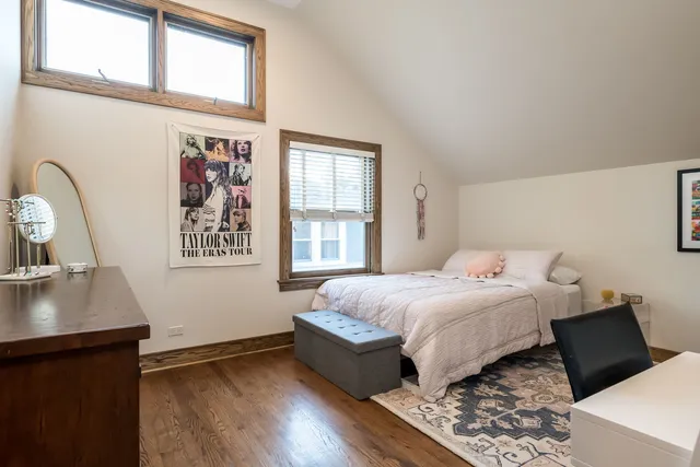 $1,050,000 | 806 North Grove Avenue, Oak Park, IL 60302