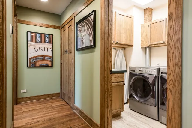 $1,050,000 | 806 North Grove Avenue, Oak Park, IL 60302