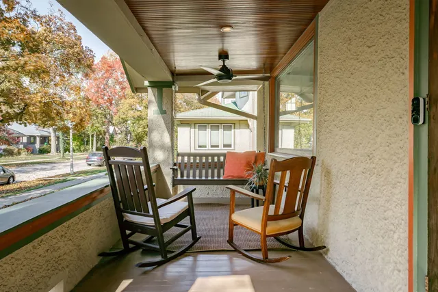 $1,050,000 | 806 North Grove Avenue, Oak Park, IL 60302