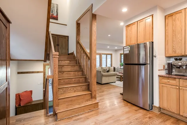 $1,050,000 | 806 North Grove Avenue, Oak Park, IL 60302