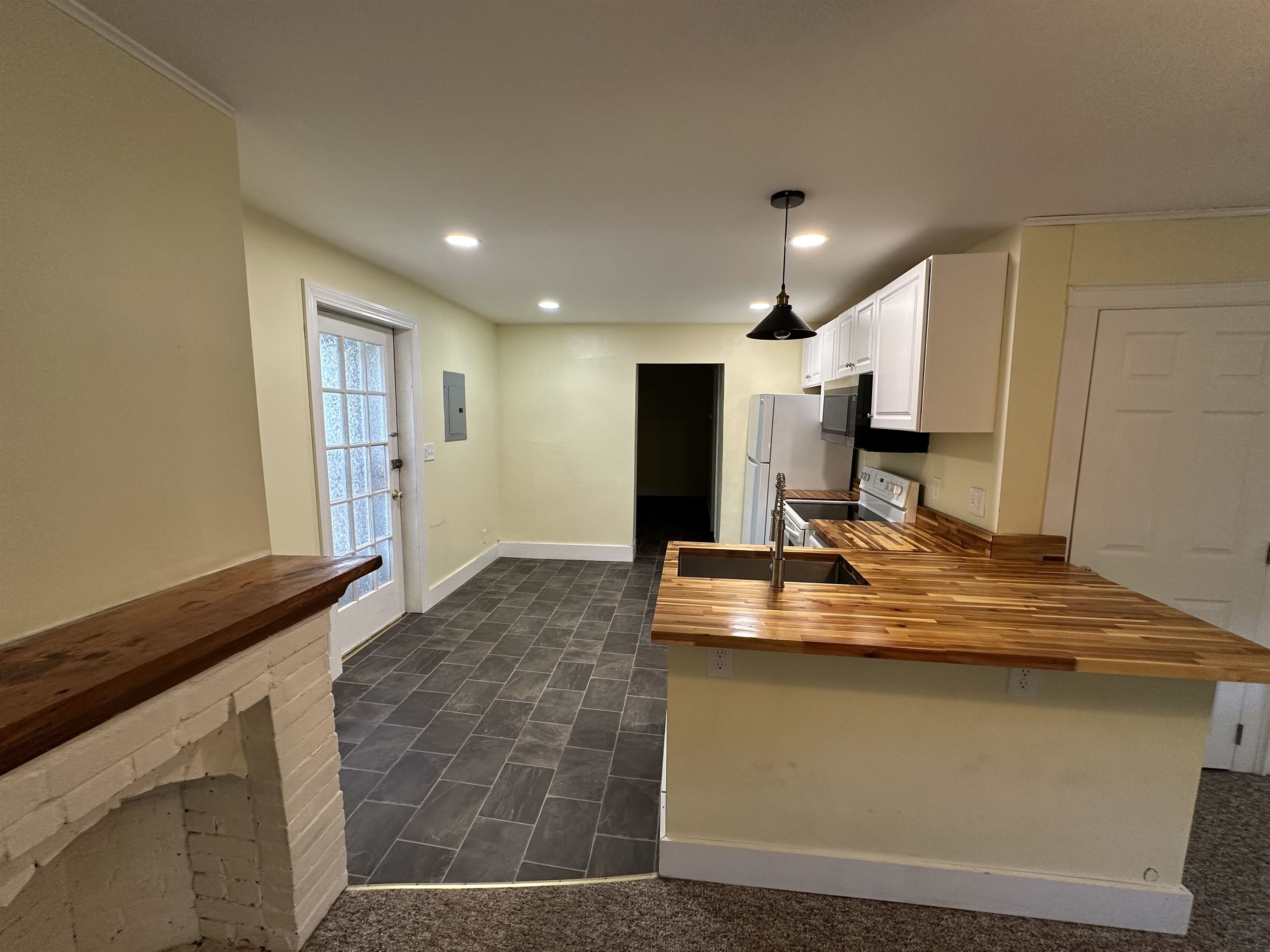 21 Central Square, Unit B Troy, NH 03465 - Photo 4 of 22
