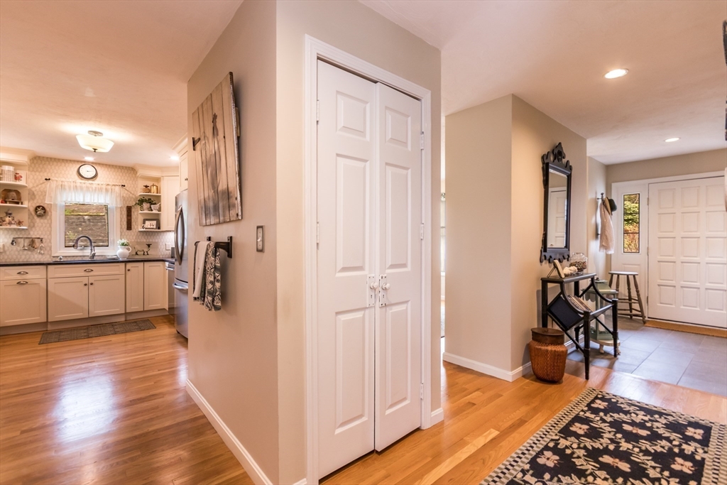 6 Aspen Road, Unit 6 Bourne, MA 02532 - Photo 8 of 40