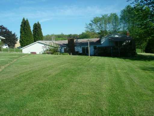307 Madison Heights Road New Stanton, PA 15672 - Photo 2 of 8 Yard/Garden.