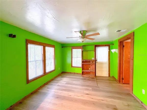 $1,525 | 25825 West Newberry Road, Newberry, FL 32669