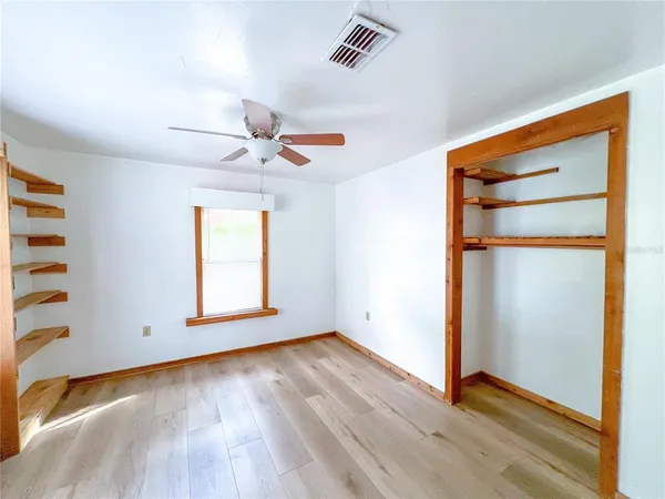 $1,525 | 25825 West Newberry Road, Newberry, FL 32669