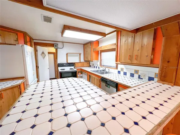 $1,525 | 25825 West Newberry Road, Newberry, FL 32669