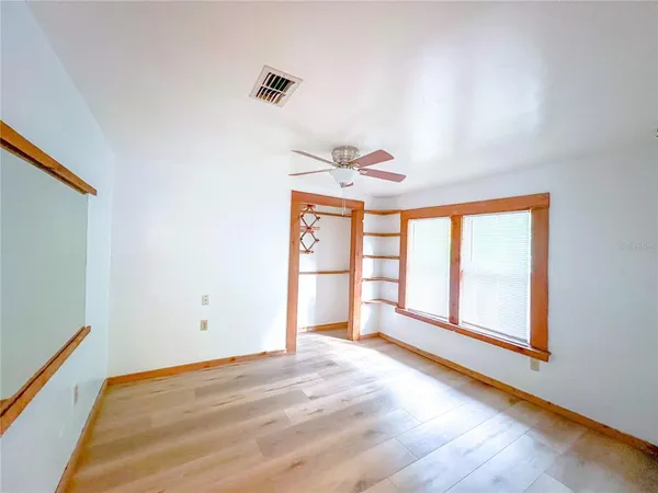 $1,525 | 25825 West Newberry Road, Newberry, FL 32669