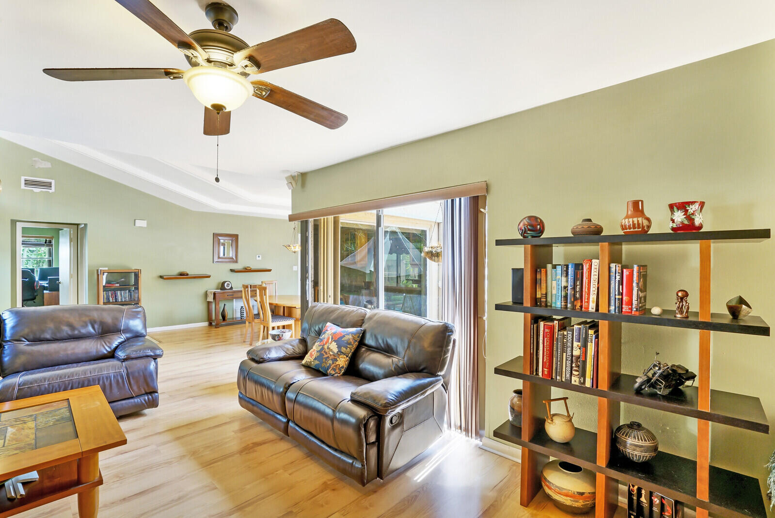6546 Sweet Maple Lane Boca Raton, FL 33433 - Photo 5 of 37 Living Room