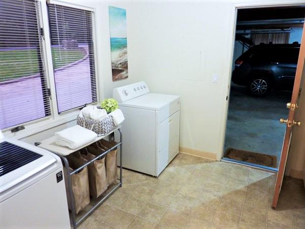 17080 Copper Hill Drive Morgan Hill, CA 95037 - Photo 24 of 38 a utility room with dryer and washer
