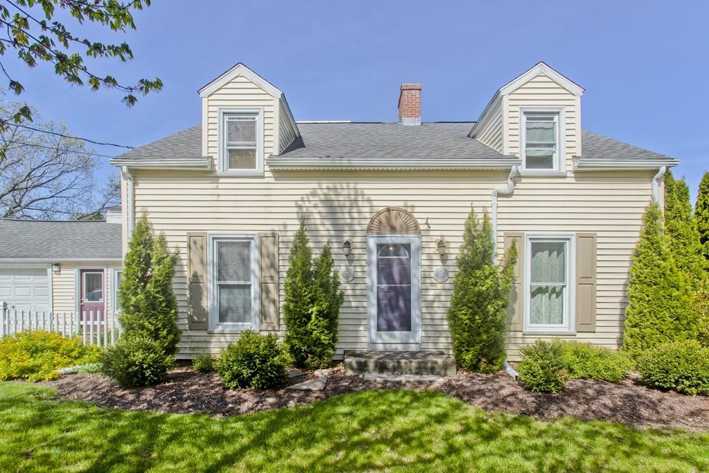 38 Pine Acre Road Springfield, MA 01129 - Photo 38 of 40 a front view of a house with garden