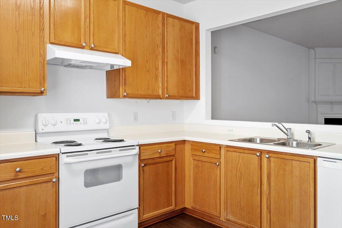 8511 Bright Loop Raleigh, NC 27613 - Photo 11 of 44 Kitchen