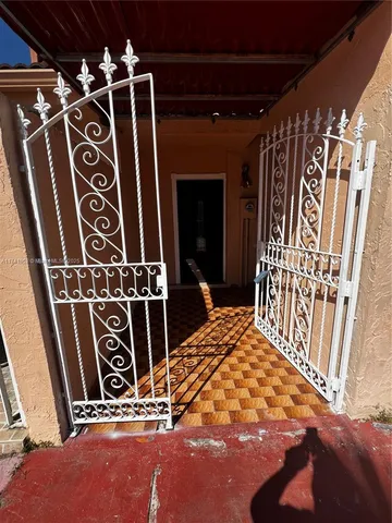 a view of an outdoor space