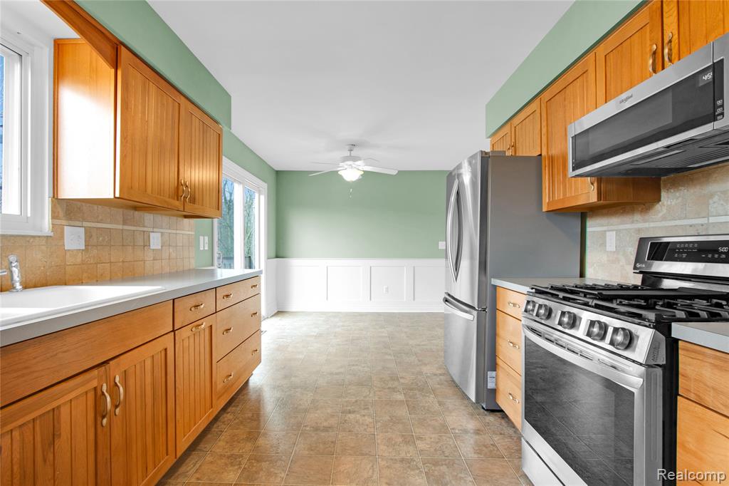 9093 Jordan Road Grand Blanc, MI 48439 - Photo 23 of 40