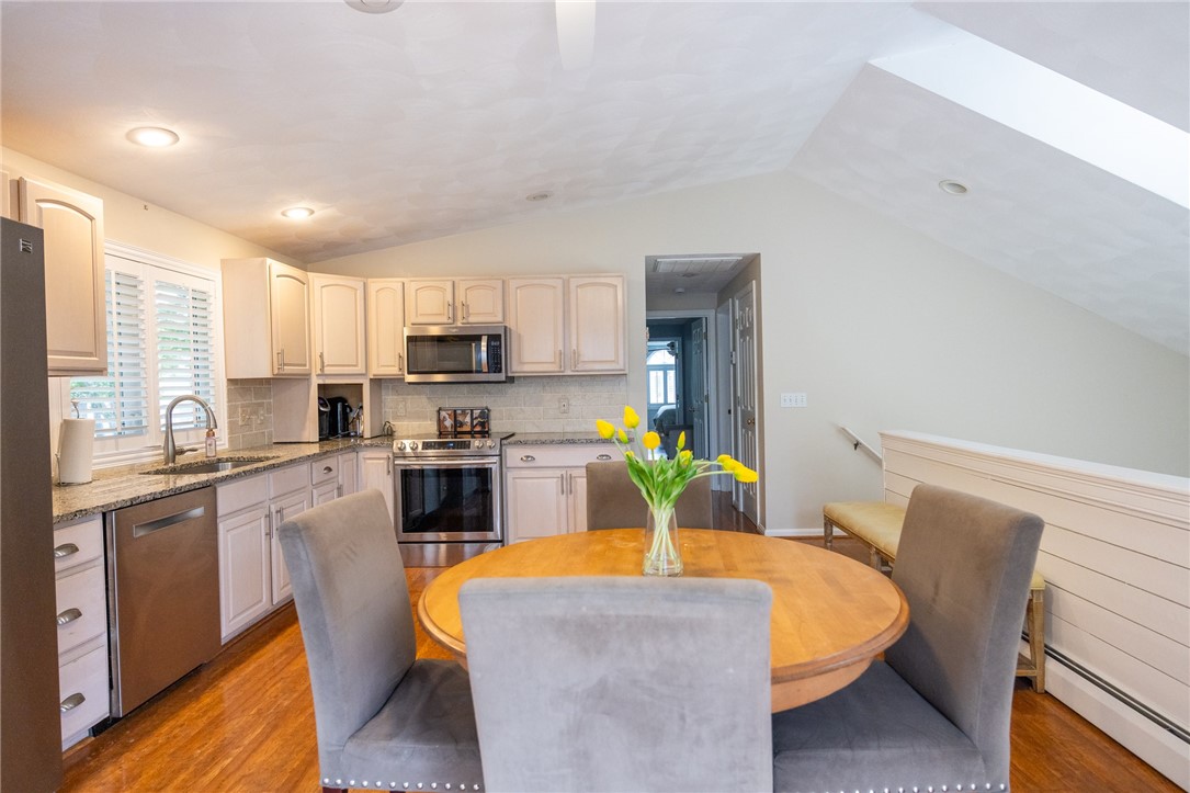 35 Sachem Road Narragansett, RI 02882 - Photo 8 of 37