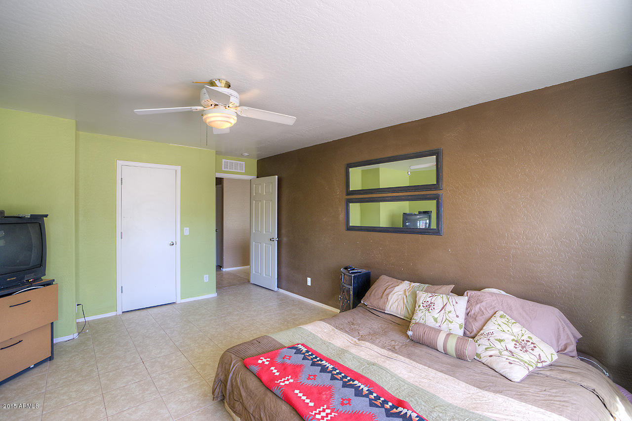 2921 West Pecan Road Phoenix, AZ 85041 - Photo 4 of 14 pecan_07