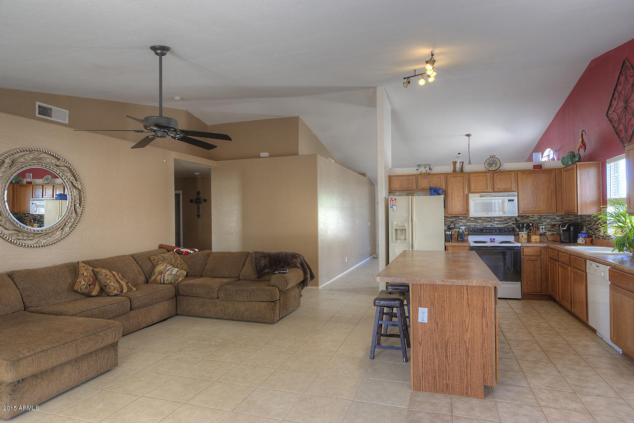 2921 West Pecan Road Phoenix, AZ 85041 - Photo 5 of 14 pecan_04