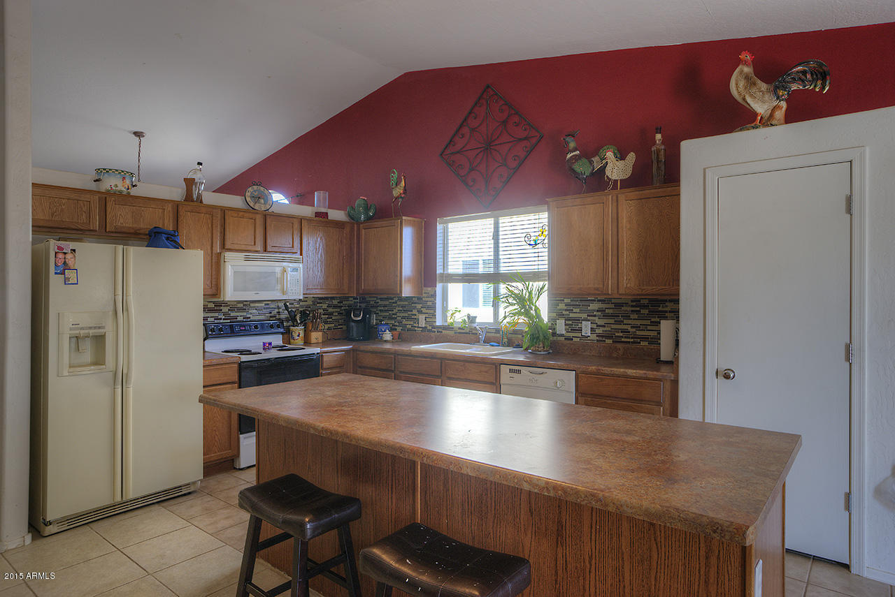 2921 West Pecan Road Phoenix, AZ 85041 - Photo 6 of 14 pecan_05