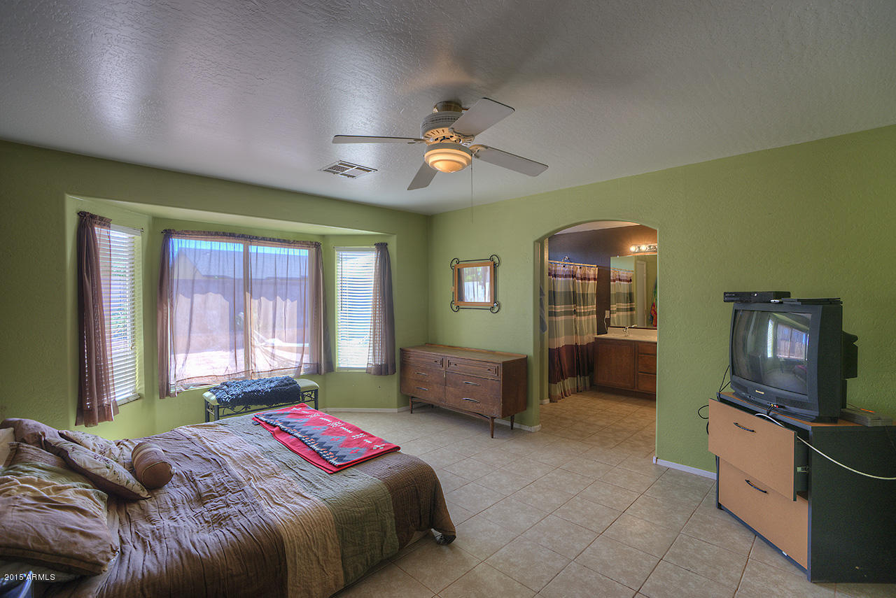 2921 West Pecan Road Phoenix, AZ 85041 - Photo 7 of 14 pecan_06