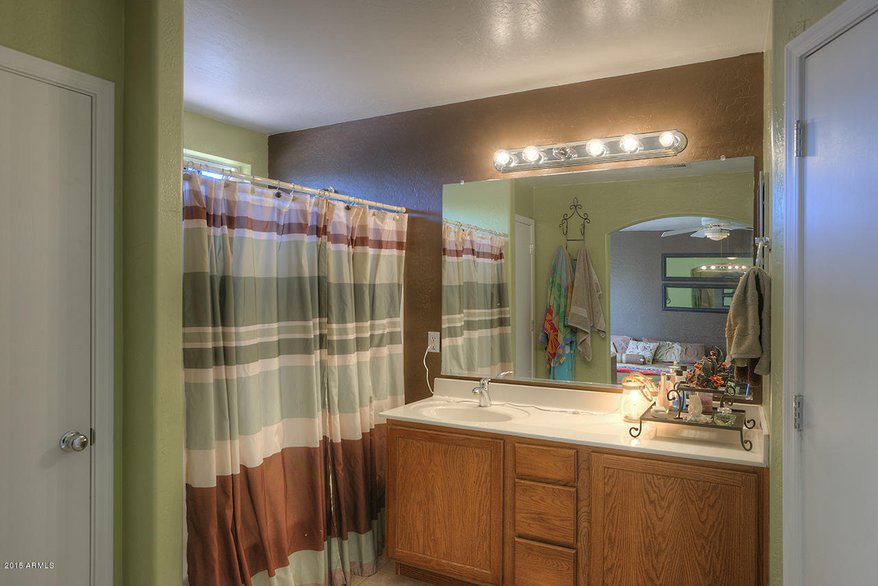 2921 West Pecan Road Phoenix, AZ 85041 - Photo 8 of 14 pecan_08