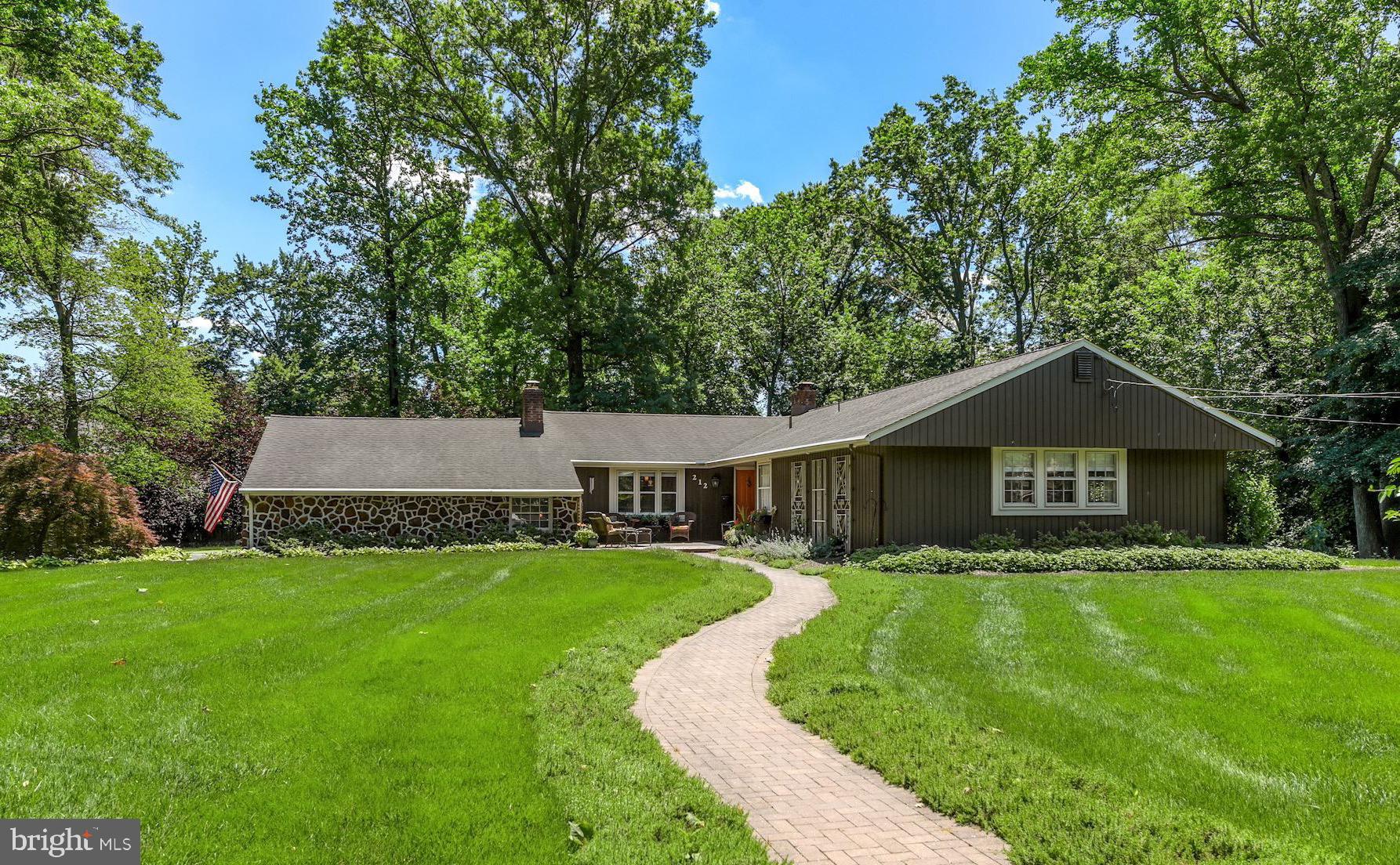 212 North Riding Drive Moorestown, NJ 08057 - Photo 1 of 33 Gallery Image 1