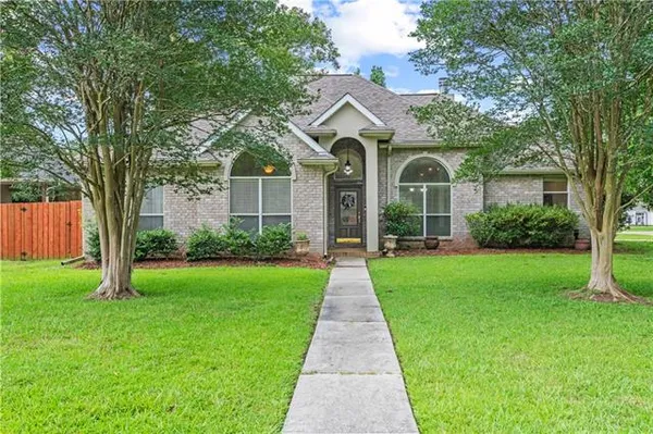 $349,999 | 200 Gage Court, Madisonville, LA 70447