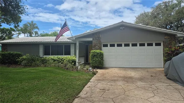 $575,000 | 1904 Granada Court, Clearwater, FL 33764
