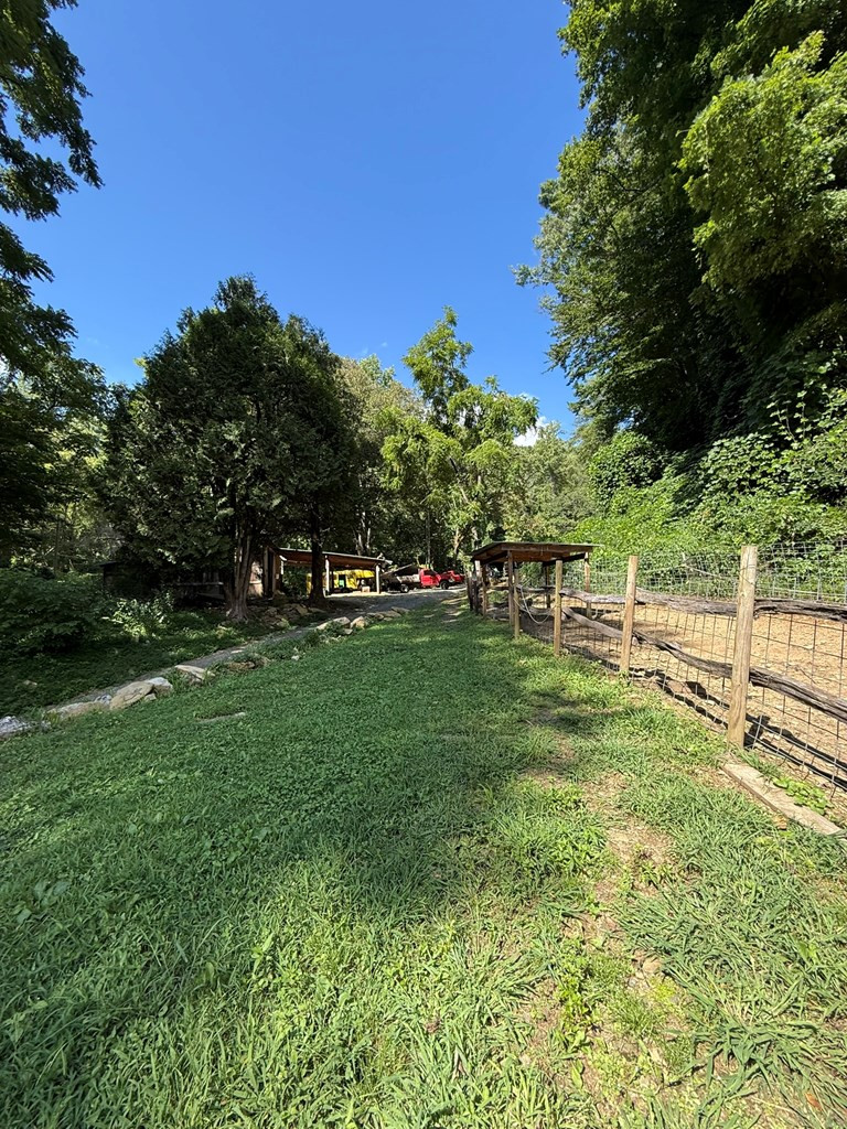 2555 Junaluska Road Andrews, NC 28901 - Photo 4 of 33