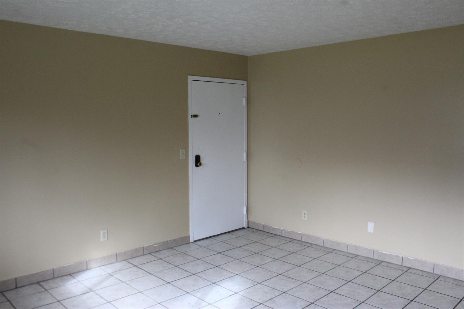 2577 West Galbraith Road, Unit 4 Cincinnati, OH 45239 - Photo 7 of 18