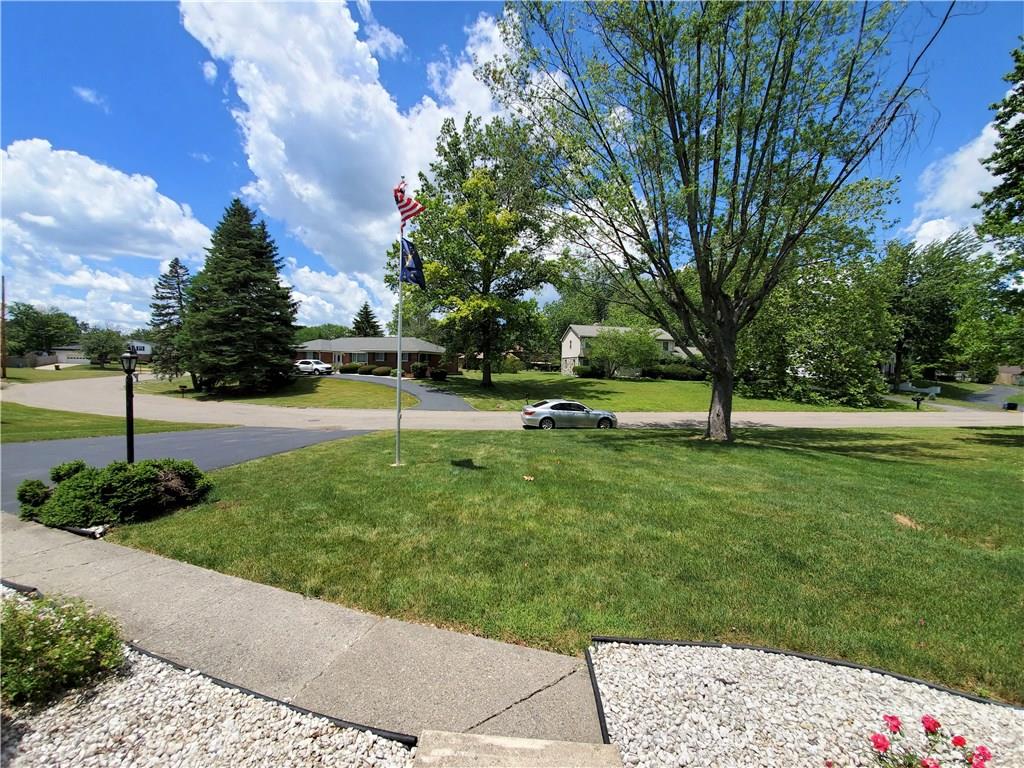 7133 Moorgate Road Indianapolis, IN 46250 - Photo 4 of 36 Gallery Image 4