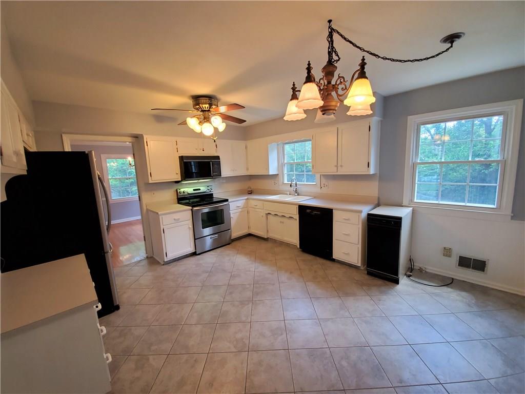 7133 Moorgate Road Indianapolis, IN 46250 - Photo 9 of 36 Gallery Image 9