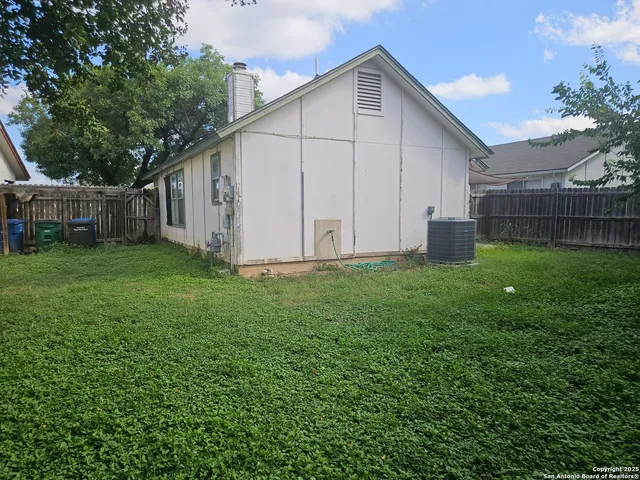 $1,300 | 10114 Terra Oak, San Antonio, TX 78250
