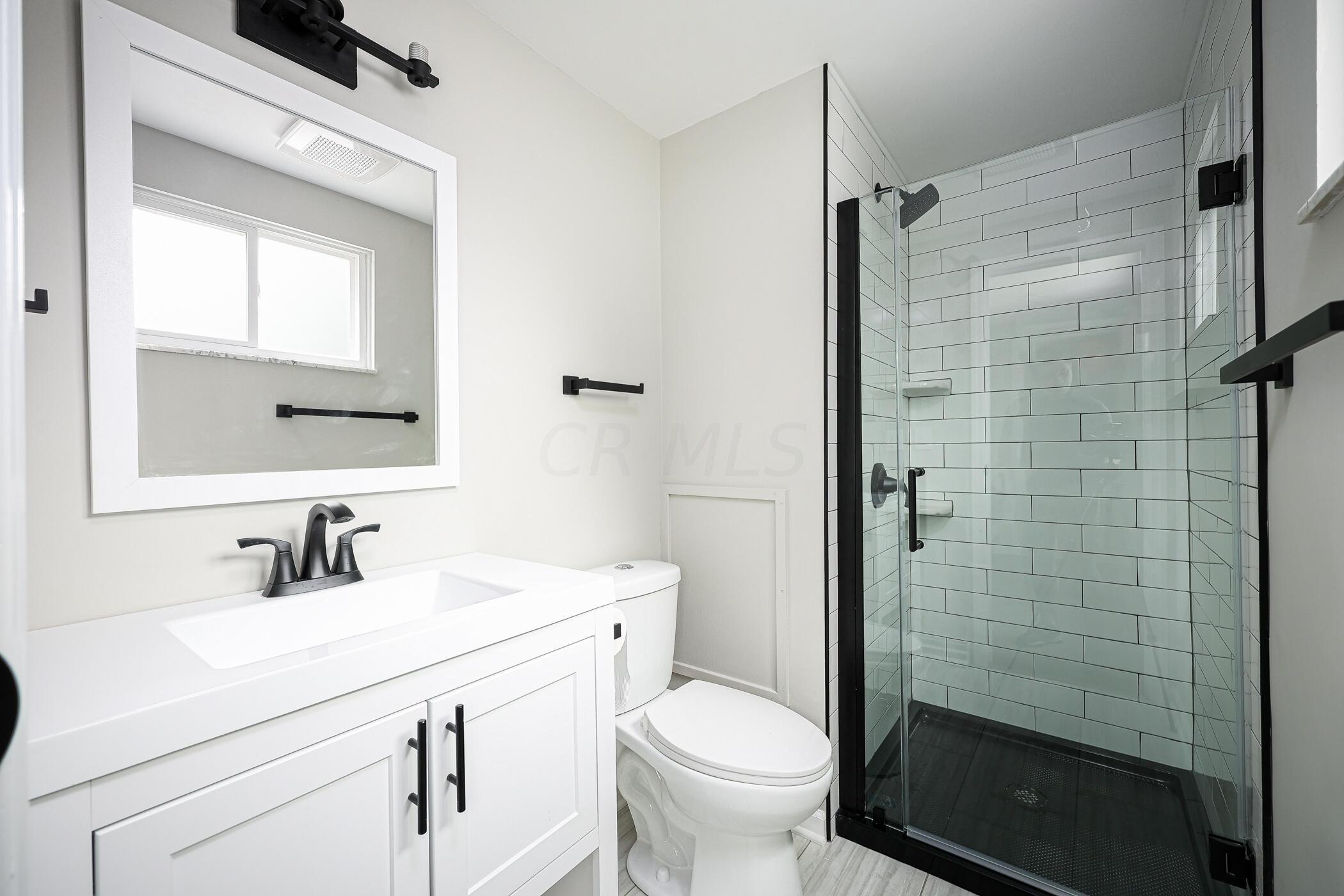 1717 Norma Road Columbus, OH 43229 - Photo 50 of 58 Primary Ensuite